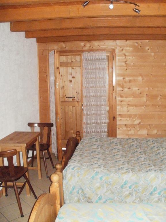 CHAMBRE d'HÔTE LA PETITE BERGERIE Abondance Exterior foto